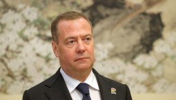 Медведев: России в принципе не нужна война ни с кем