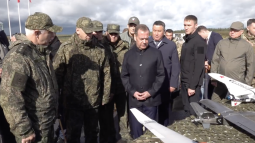 Медведев ознакомился с разработками против дронов