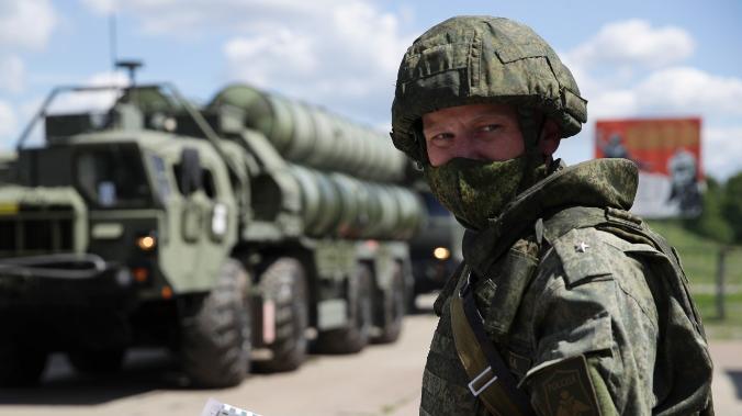 Военные эксперты предлагают России закрыть небо над Донбассом 