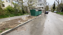 На ул. Азарова убрали картонную свалку после жалоб севастопольцев