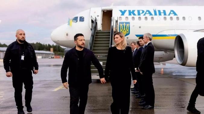 Зеленского разнесли за вброс об угрозе его самолёту