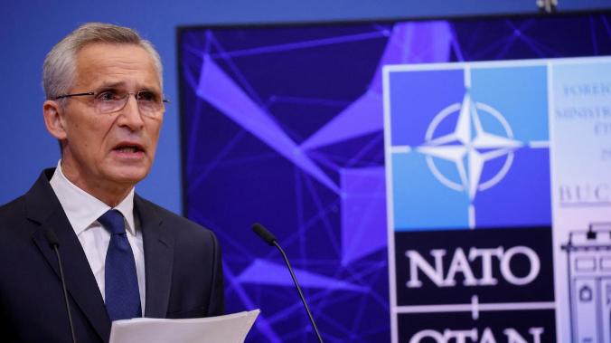 НАТО признал, что помощь Киеву вызвала кризис на Западе
