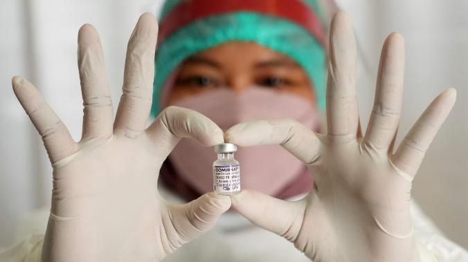В нескольких штатах США отменяют COVID-ограничения