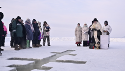 Сквозь лёд и стужу: крещенские купания проходят по всей России