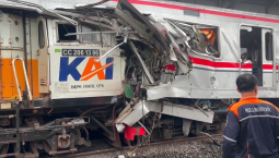 В Индонезии столкнулись два пассажирских поезда