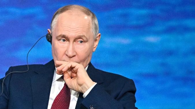 Путин не видит смысла во встрече с Зеленским