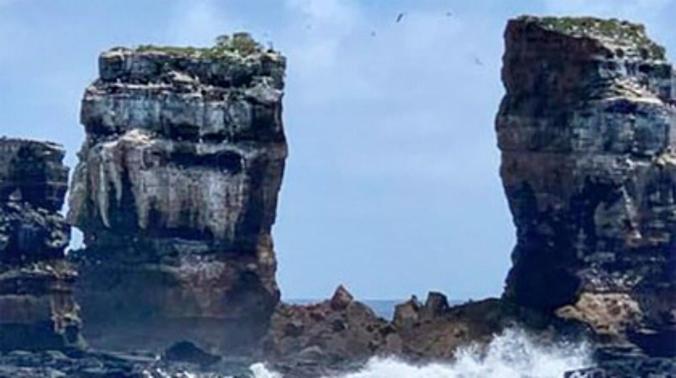 Знаменитая скала Арка Дарвина разрушилась от ветра и рухнула в море