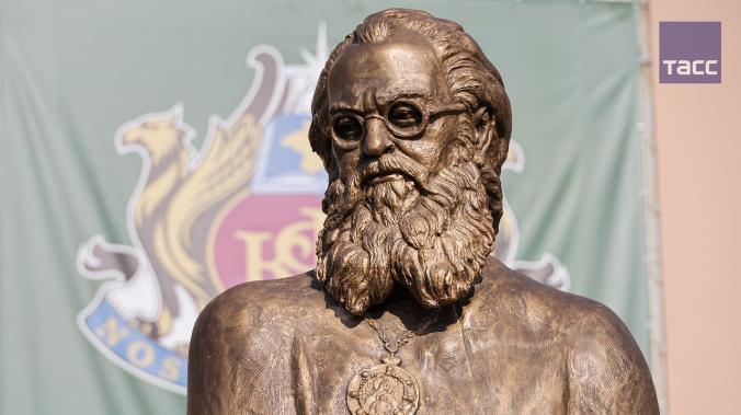 Памятник Святителю Луке открыли в Симферополе