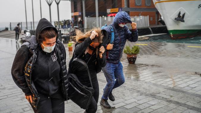 Ураган в Турции унёс жизни 6 человек