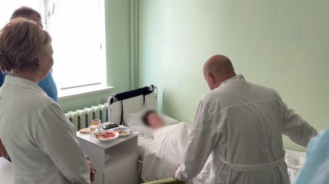 Развожаев навестил пострадавших учеников качинской школы №13