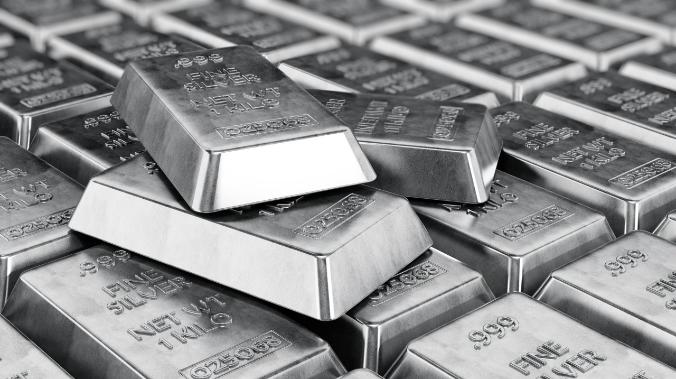 Стоимость серебра поднялась выше 30 долларов за тройскую унцию