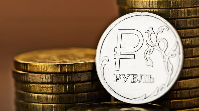 Эксперты рассказали что может повлиять на падение рубля