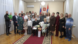 Семья Дворниковых празднует бриллиантовую свадьбу