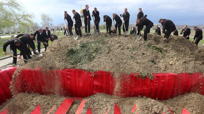 В Оборонном перезахоронили останки 292 героев войны