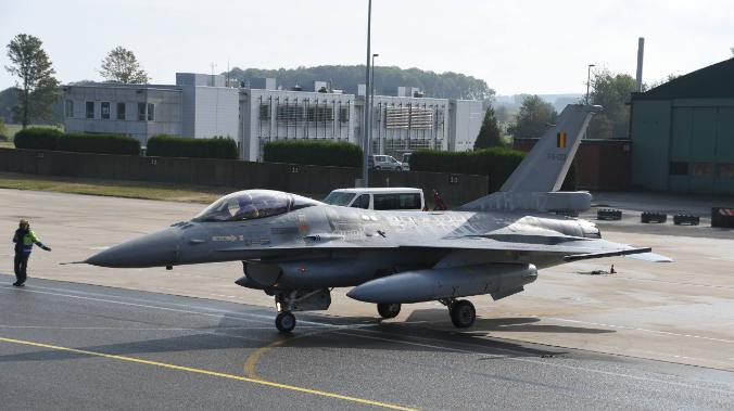 На авиабазе в Нидерландах разбился бельгийский истребитель F-16 