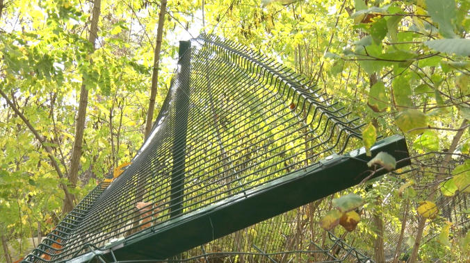 В Ушаковой балке неизвестные устанавливают забор