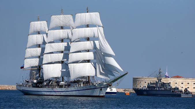 Для фрегата «Херсонес» в Крыму планируют пошить алые паруса за 23 млн рублей