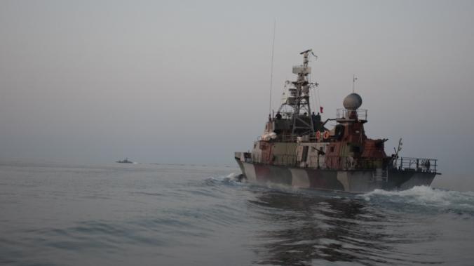Украинцы провели ночные учения в Азовском море под присмотром ФСБ 