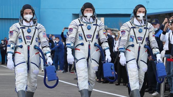 Зарплата опытных космонавтов после повышения превысит 500 тысяч рублей