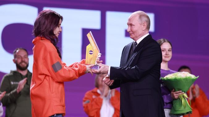 Президент Владимир Путин наградил лучшего волонтёра года