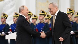 Путин вручил звёзды Героев Труда и Госпремии
