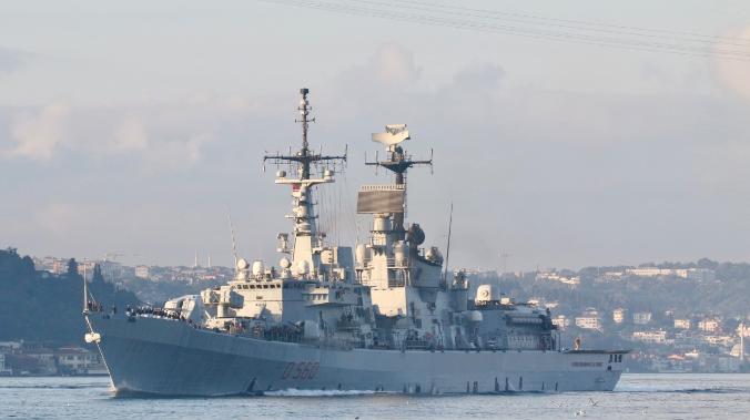 Эсминец НАТО  Luigi Durand de la Penne зашел в Черное море