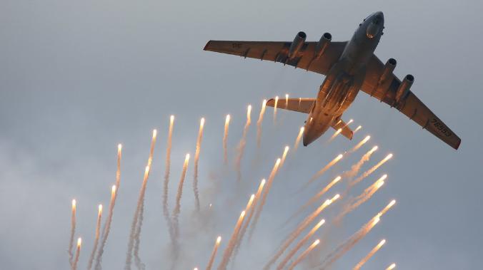 Россия представила новый защитный авиационный патрон-ловушку на выставке MILEX-2021 