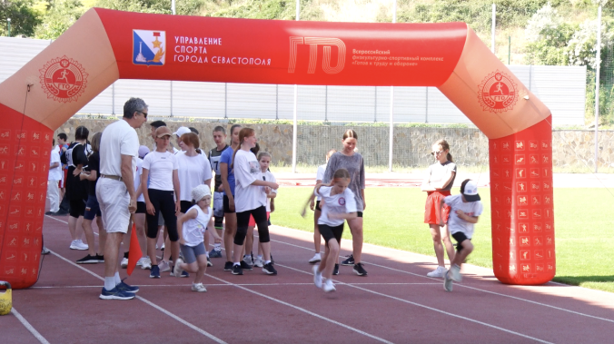 Путин поручил создать школьные спортивные лиги