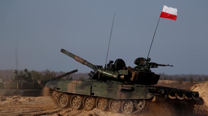 Польша задействует танки для борьбы с мигрантами