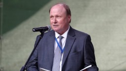 Толстой считает идею русскоязычного песенного конкурса важной для единства СНГ