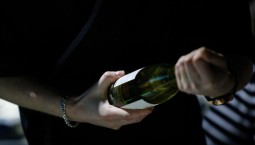 Продажу алкоголя ограничат в кафе в жилых домах Севастополя