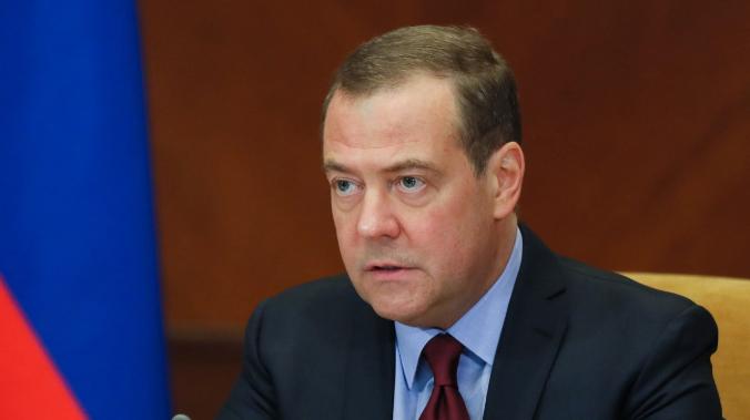 Медведев: помощь США Украине диктуется продолжением прокси-войны с Россией