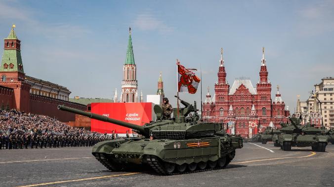 ФОМ: Каждый второй россиянин считает 9 Мая народным праздником