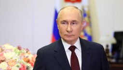 Президент Владимир Путин поздравил россиянок с 8 марта