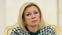 Захарова: депортация россиян из Латвии – варварство