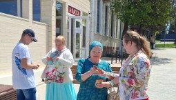 В Херсонесе раздали 800 георгиевских ленточек