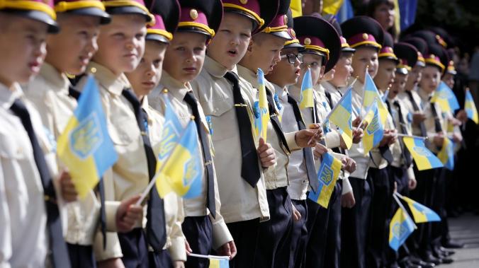 Украинские школьники будут учиться по обновленным учебникам истории страны