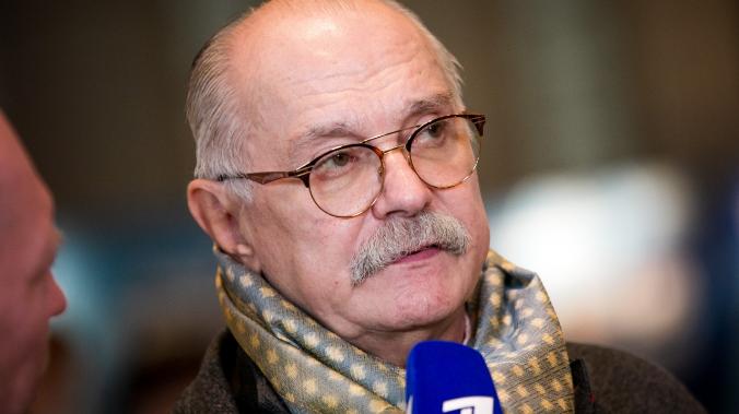 Песков высоко оценил предложение Михалкова лишать людей гражданства за призывы к санкциям