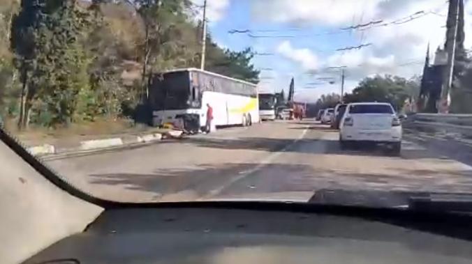 На трассе Алушта-Ялта произошло смертельное ДТП с автобусом