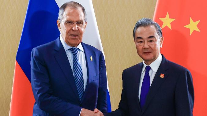 МИД КНР: наши отношения с Россией крепки, как монолит