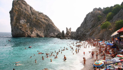 Турпоток не вызвал всплеск COVID-19 в Крыму