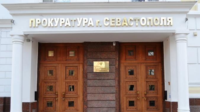 Ребёнок выпал из окна в Севастополе: прокуратура проводит проверку