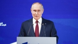 Путин: Россия устояла, противостоя санкциям