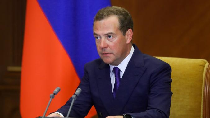 Дмитрий Медведев: необходимо обеспечивать население лекарствами