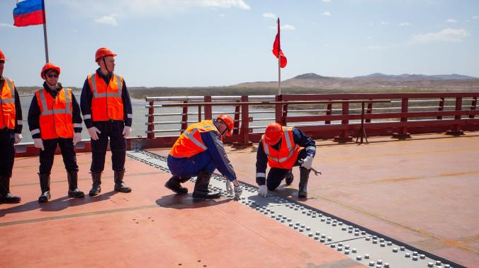 Россия и КНДР состыковали автомобильный мост