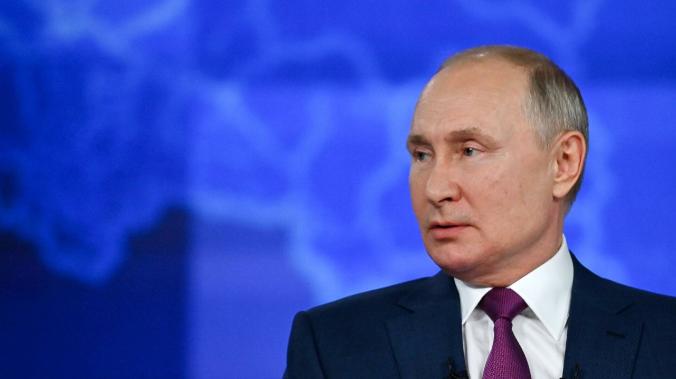 Песков: прямая линия с Путиным пройдет после ПМЭФ