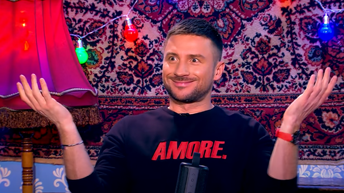 «Это прямо днище»: Лазарев разнес новогоднюю песню Потапа и Насти Каменских