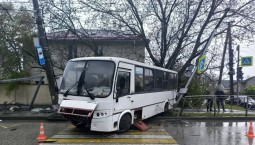 Женщина пострадала в ДТП на остановке Симферополя