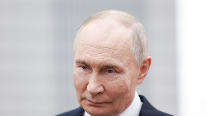 Путин: Россия освободит Донбасс и Новороссию любым путём