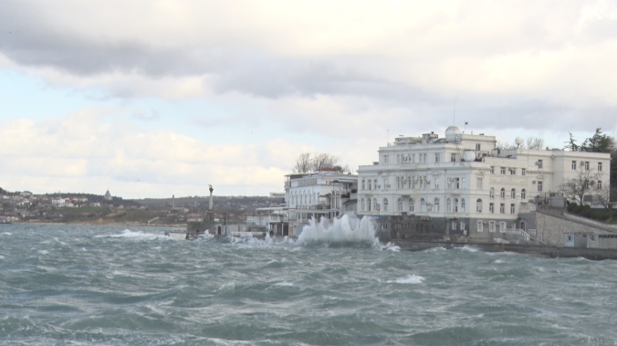 В Севастополе ожидается сильный ветер, туман и дождь